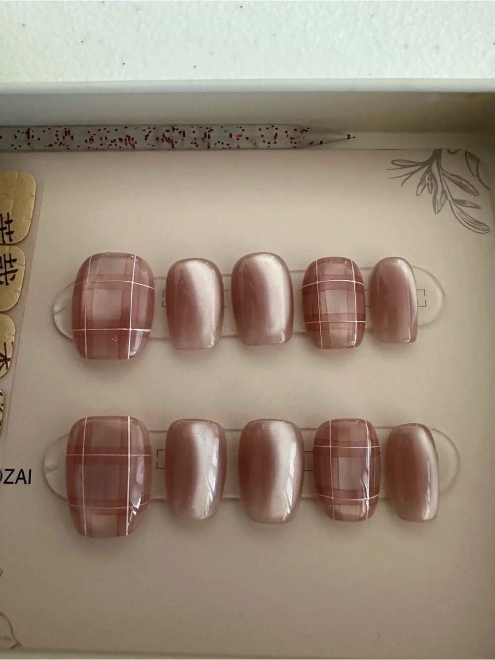 Press-On Nail Set - Blush Pink Pearl Plaid